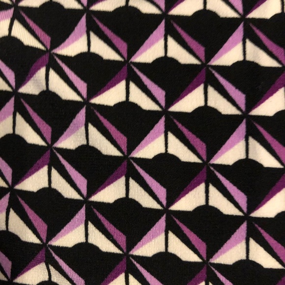 White House Black Market Geometric Sleeveless Blouse - Picture 3 of 4